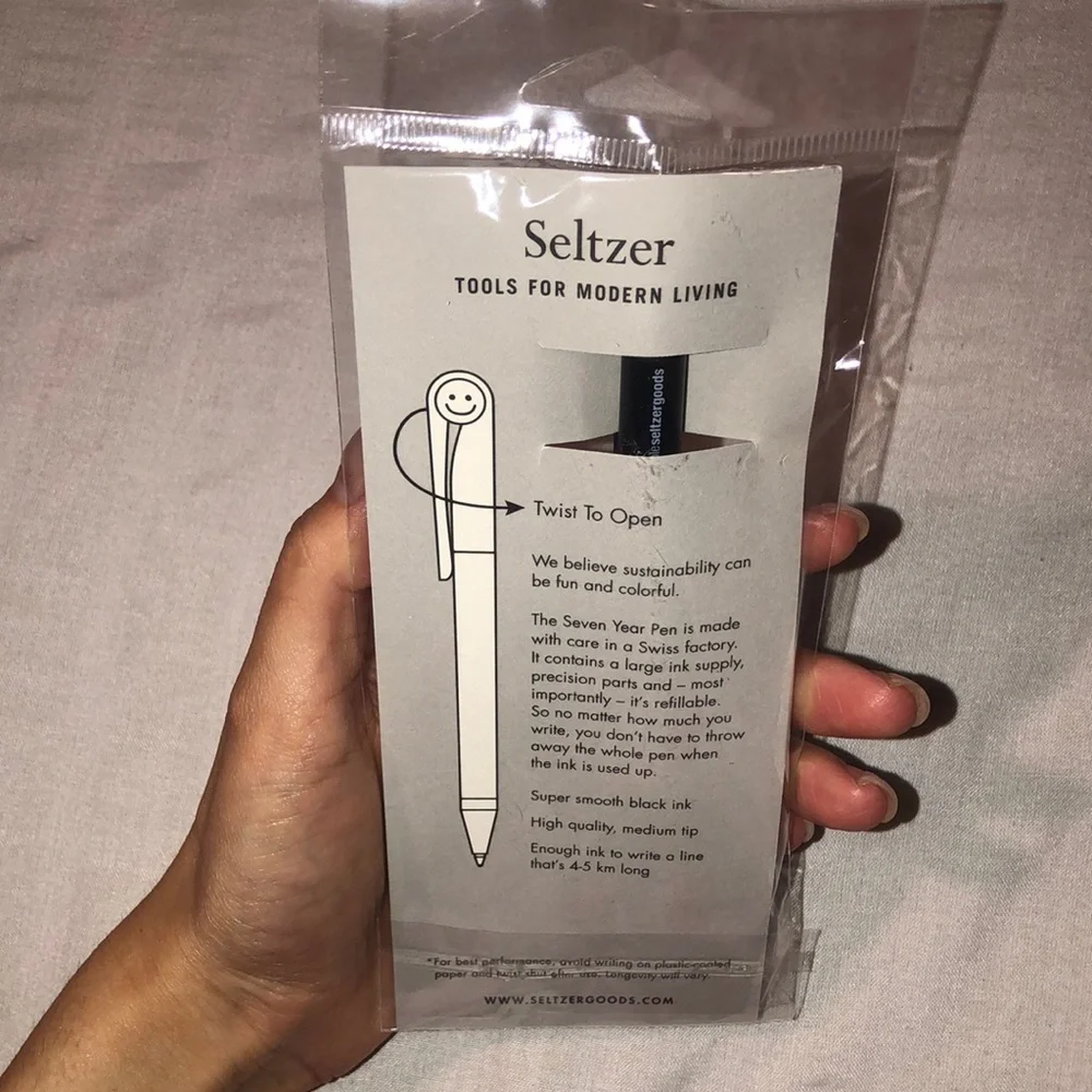 Seltzer Seven Year Pen in Paris Eiffel Tower “Bonjour!”